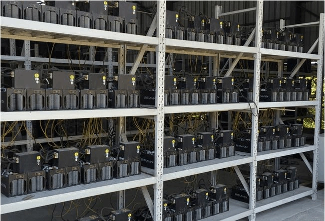 A large-scale mining farm equipped with state-of-the-art technology